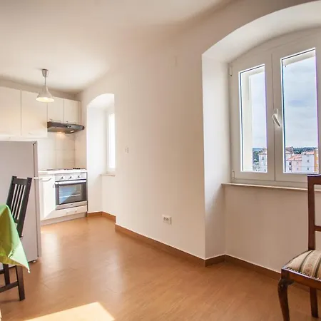 Pogled Na Luku Cres