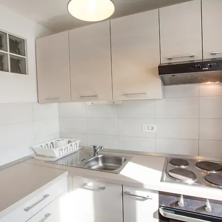 Pogled Na Luku Cres