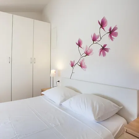 Appartamento Pogled Na Luku Cres