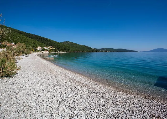 Pogled Na Luku Cres